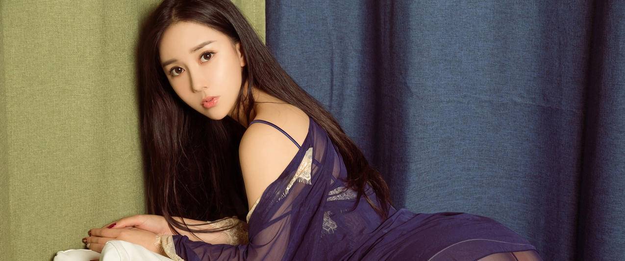 赵佳琪美女带鱼屏壁纸