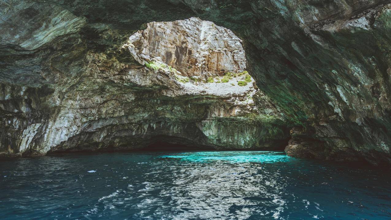 风景湖泊溶洞4k壁纸