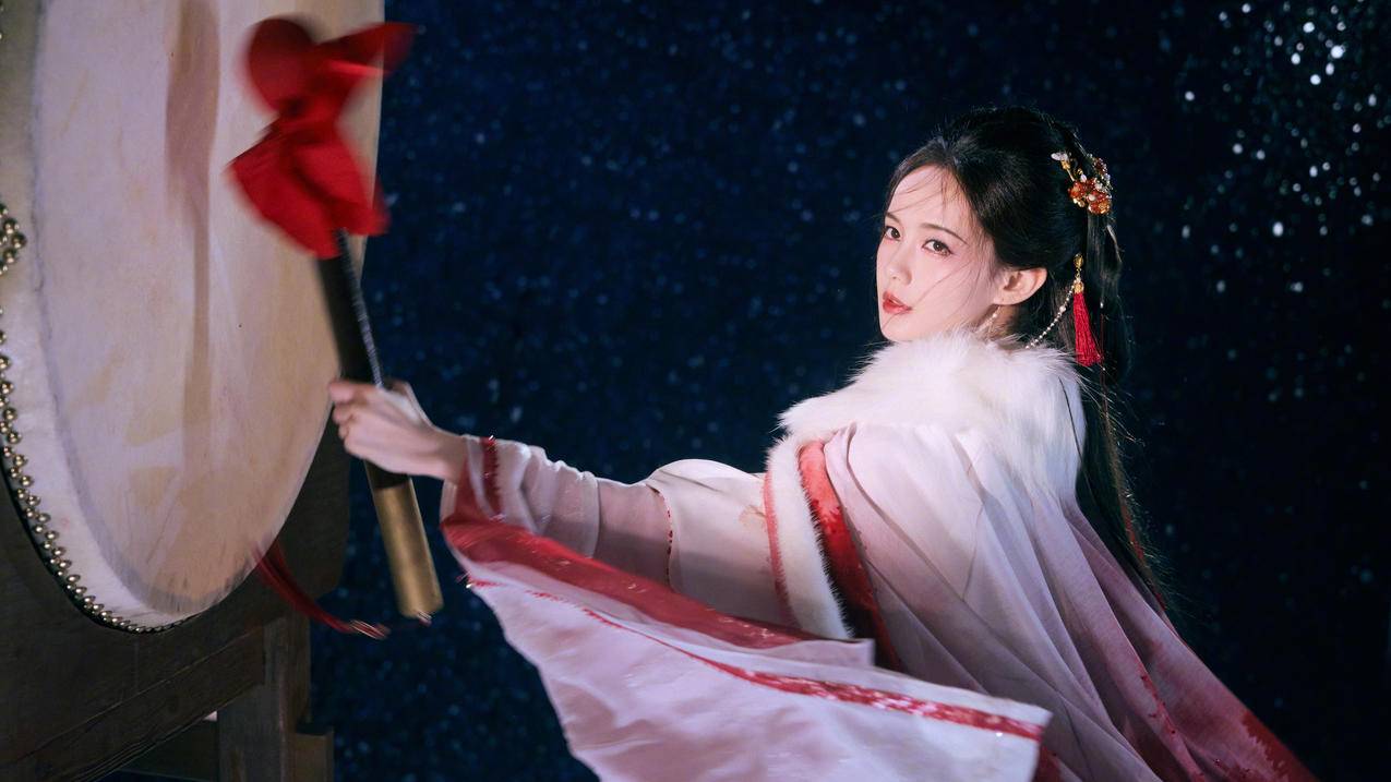 李一桐 古风 击鼓 4K美女壁纸 3840x2160