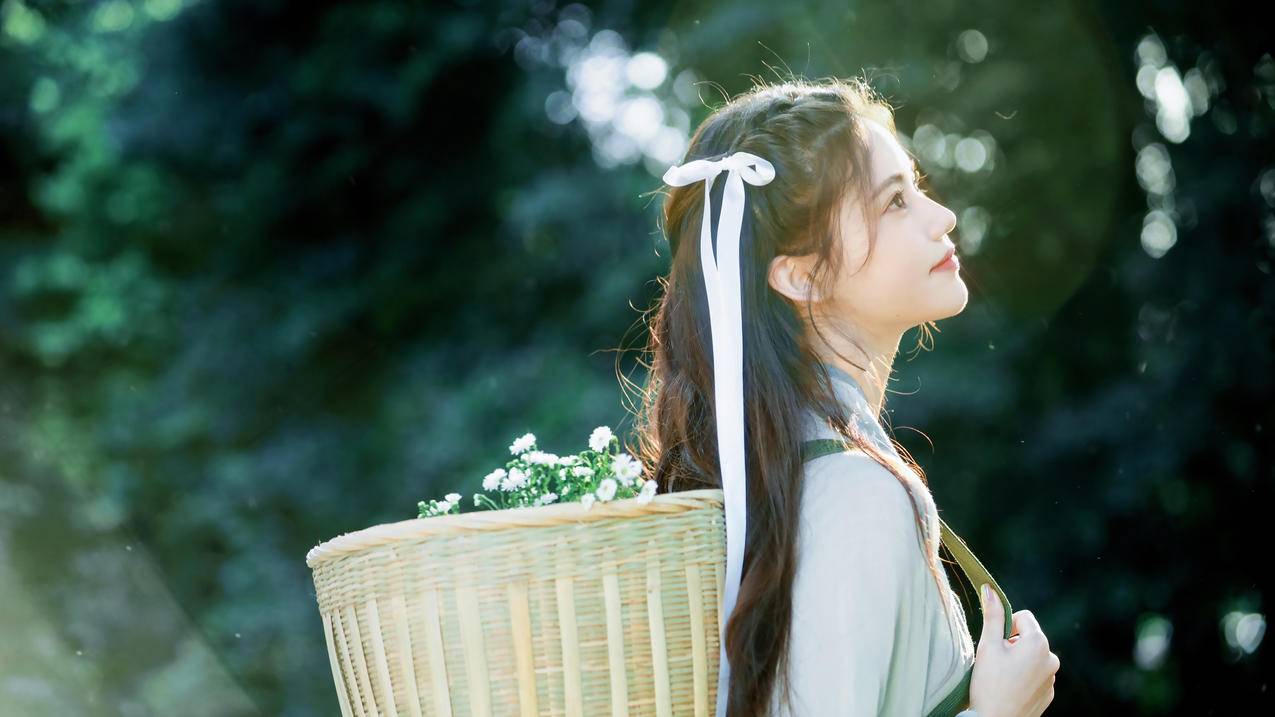 古装 采药 仙气 竹篓 阳光 美女 超高清 4k电脑壁纸 4k手机壁纸
