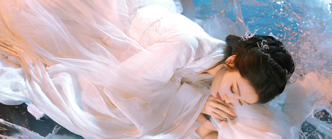 唯美 何瑞贤 白色古风美女 3440x1440带鱼屏壁纸