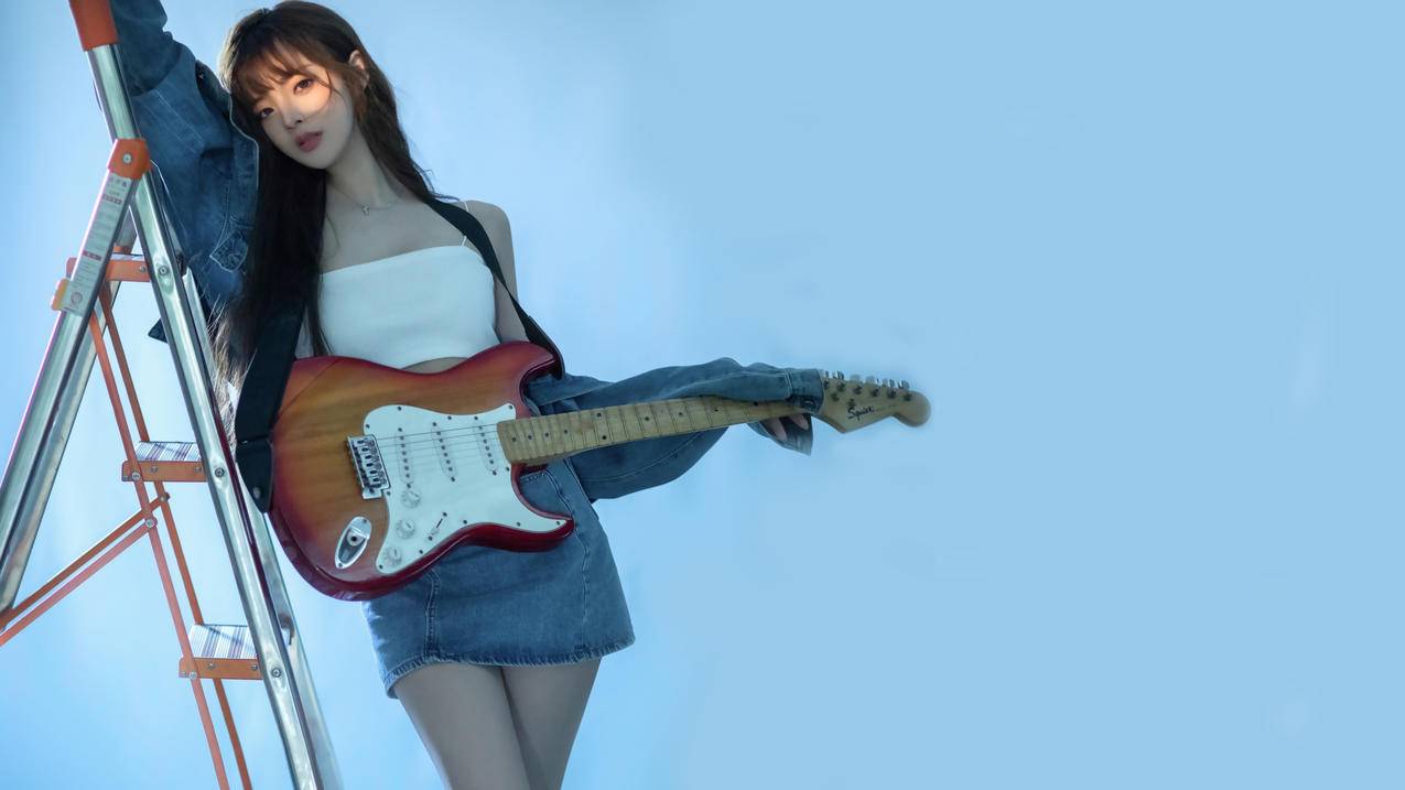 夏木颖 吉他 牛仔 美女 4k电脑壁纸